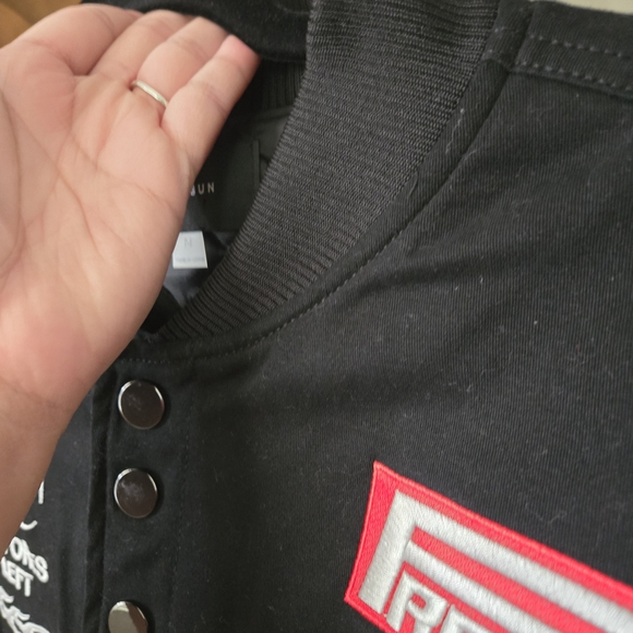 PacSun Black Jacket with Red Accent - Picture 5 of 12